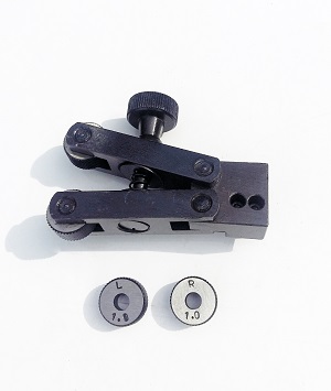 Amadeal V- Clamp type Knurling Tool + Pair of Knurls